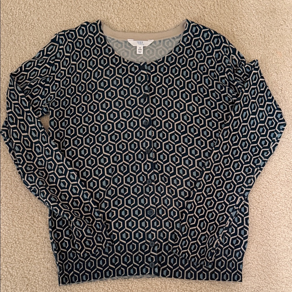 Time and Tru Hexagon Pattern Sweater - Black and Cream